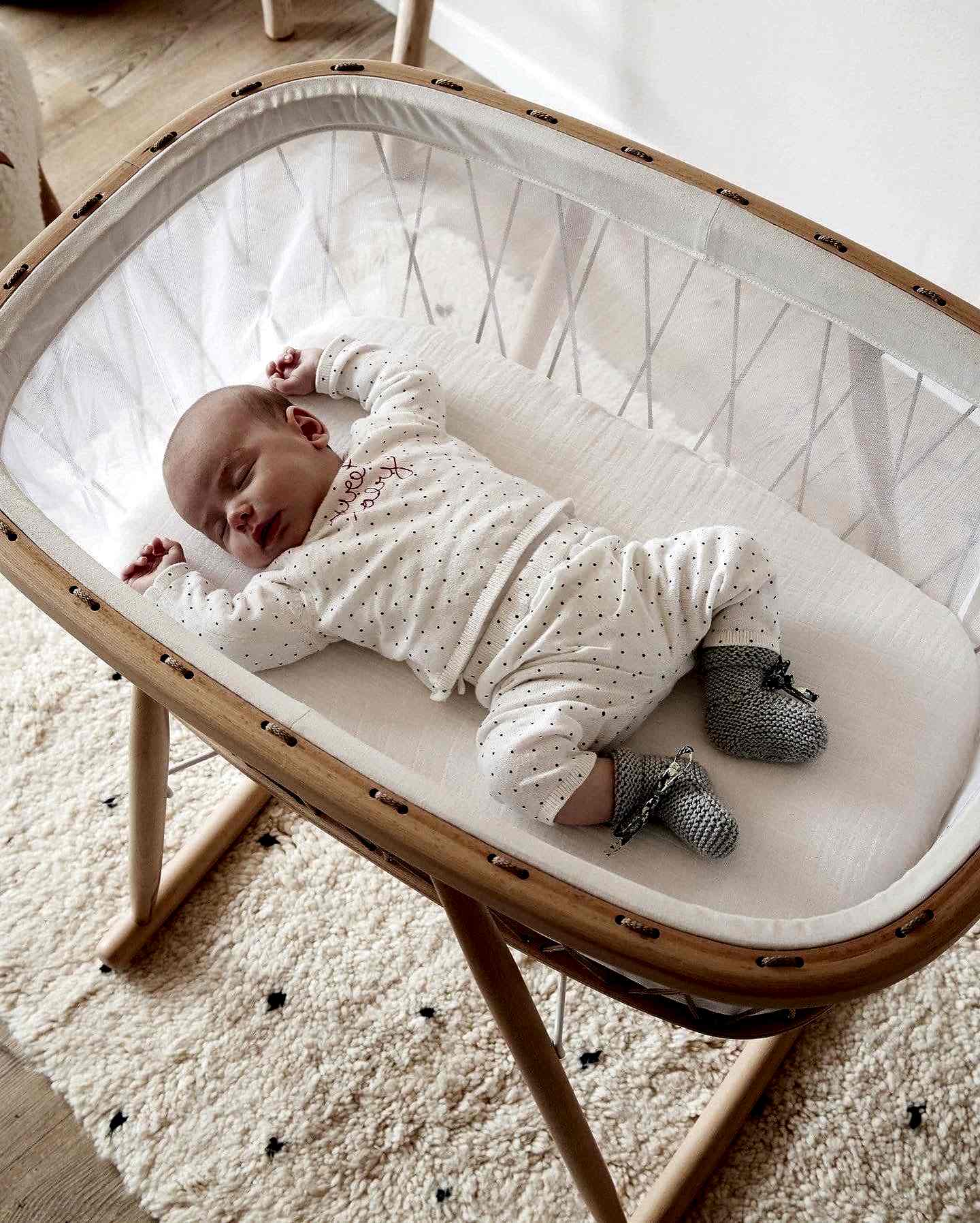 Charlie Crane KUMI Mesh with Coco Mattress, en del av kategorien Furniture - At Home Interiør